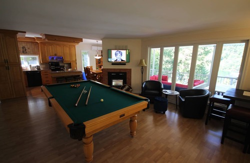 Val-des-Monts House | Tuscan Dream North - Lakehouse on Lac McGregor