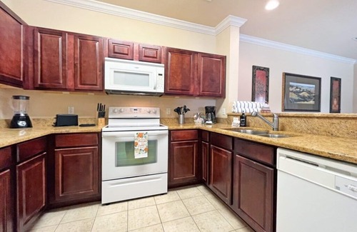 Historic Downtown Kissimmee Condo | Tuscan Dream - Premium Resort Condo