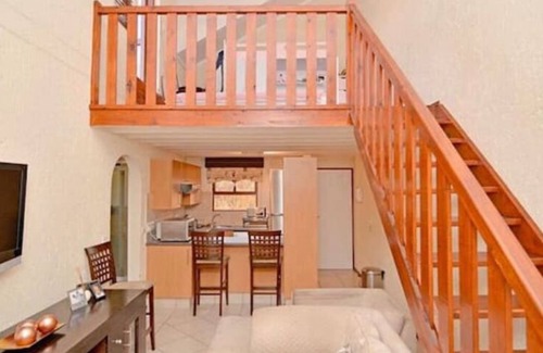 Lone Hill Apartment | Tuscan style loft, 2 patios, WiFi, Netflix , poolnn