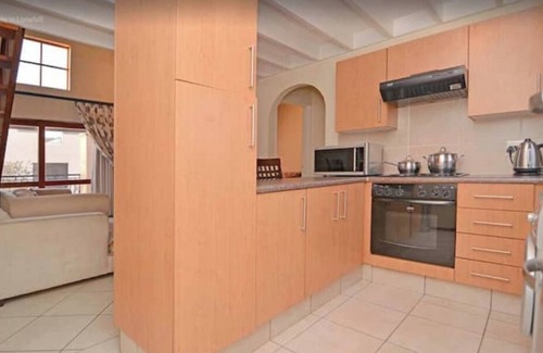Lone Hill Apartment | Tuscan style loft, 2 patios, WiFi, Netflix , poolnn