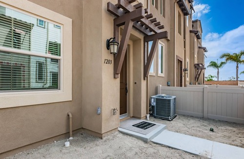 Ivey Ranch - Rancho Del Oro Condo | Tuscan Style Townhome- Perfect Oceanside Location!
