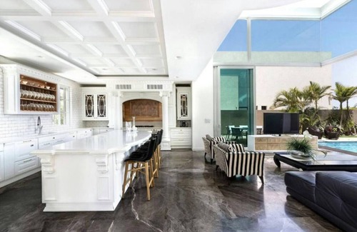 Givat Nili Villa | Tuscan-Style Villa