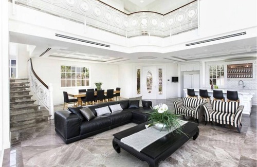 Givat Nili Villa | Tuscan-Style Villa