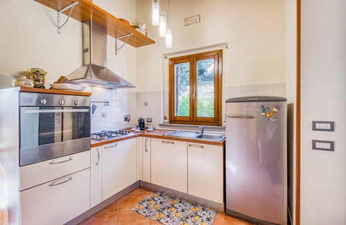 Radicondoli Apartment | Tuscan Sun With Shared Pool