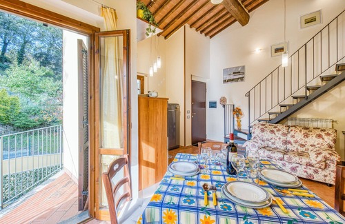 Radicondoli Apartment | Tuscan Sun With Shared Pool