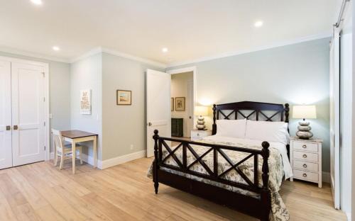 Naples Park House | Tuscan Vacation Rental