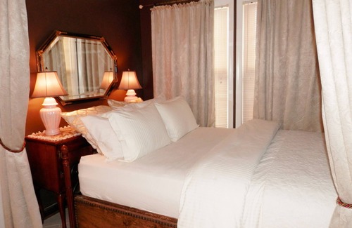 Terry Sanford Apartment | Tuscan Villa Cottage, Fayetteville, NC