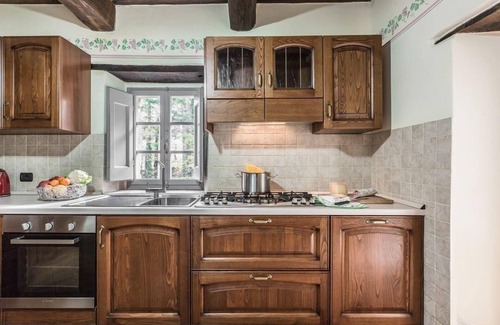 Ripoli Villa | Tuscan villa rental with private pool, jacuzzi, walk to town and views