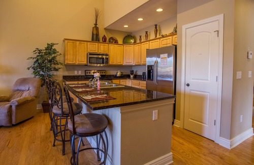 Fieldstone Bluffs House | Tuscany Hills 3 Bedroom Villa by RedAwning