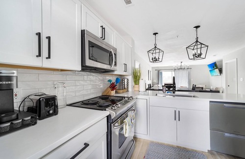 Cornelius Condo | Tuscany Lane - 1st Floor, Cozy, Pool View, Pets OK - Lake Norman Vacation Rental