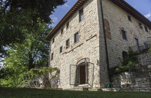Twist Apartment | Tuscany studio, vineyard views and Florence 30 minutes