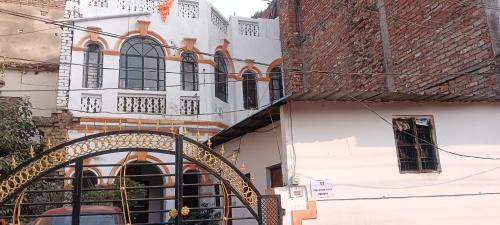Allahabad House | Tushar home stay 461