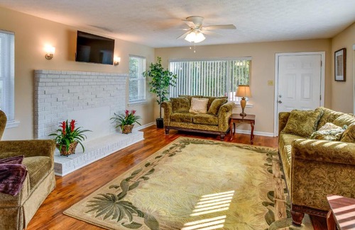 Macon County House | Tuskegee Countryside Retreat on 7 Acres!
