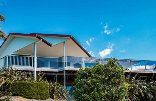 Tutukaka House | Tutukaka Dive Lodge - Holiday Home