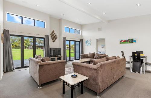 Tutukaka House | Tutukaka Treat - Wellingtons Bay Holiday Home