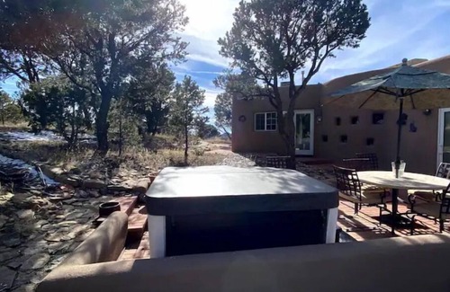 Santa Fe House | *TuxsitaCasita Wildlife daily-hottub-fire pit