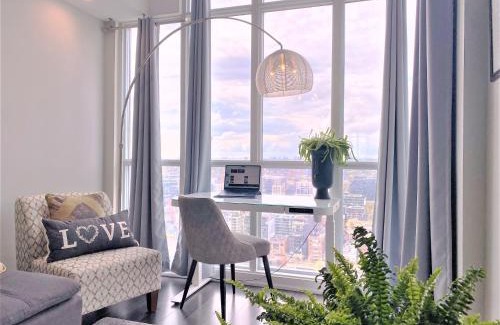 CityPlace Apartment | TVHR - Luxury Condos in Heart of Downtown with Breakfast