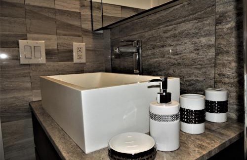 CityPlace Apartment | TVHR - Luxury Condos in Heart of Downtown with Breakfast