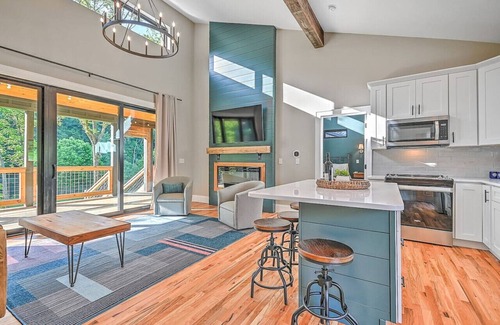 Johnson City Ski Chalet | Tway Bird Chalet on The Watauga River