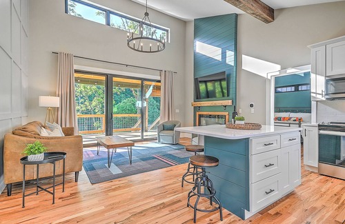 Johnson City Cottage | Tway Bird Cottage on The Watauga River