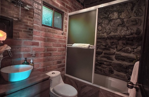 Paute Hotel | Twelve Hummingbirds Andes Retreat