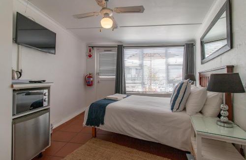 Hermanus City-Centre Hotel | TwentyFour 17 Inn