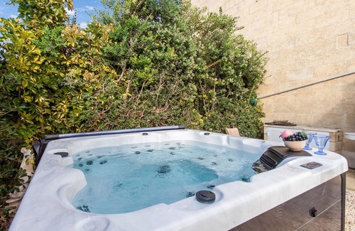 Ta' Għammar House | Twilight Gozitan Farmhouse With Pool, L-Għasri Gozo, Malta