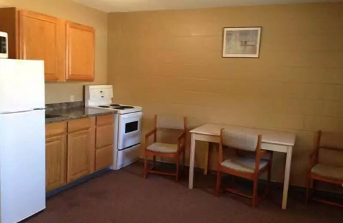 Prince Albert Hotel | Twilite Motel & RV Park