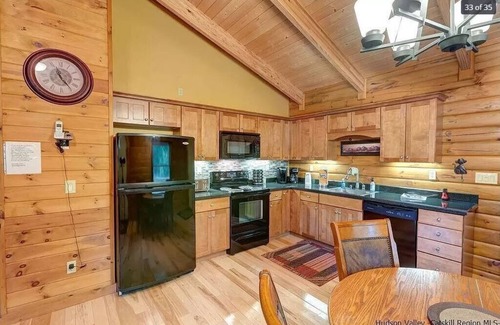 Margaretville Cabin | Twin A - Cozy 2-bedroom cabin in peaceful Halcottsville with AC, WiFi