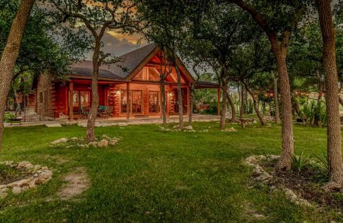 Florence Villa | Twin Acres Hill Country Ranch