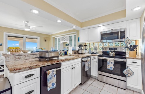 Stuart House | Twin Beaches: 2 houses ON the ocean/ON the river +Private Docks,Hot Tubs & More!