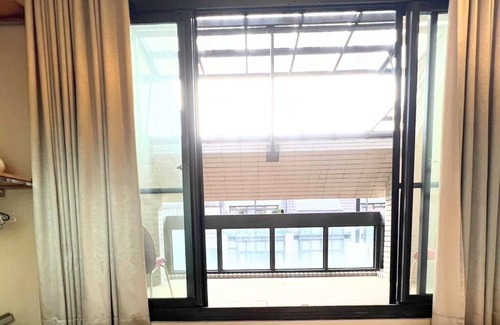 Neihu Villa | Twin bedroom with balcony