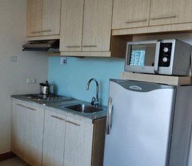 Wack-Wack Greenhills Apartment | Twin Beds Studio Room with City View