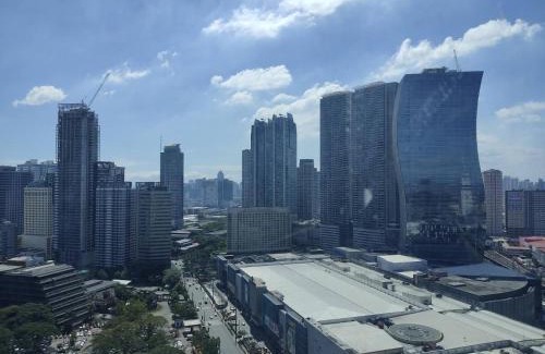 Wack-Wack Greenhills Apartment | Twin Beds Studio Room with City View
