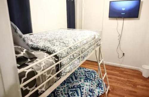 Midtown-Edmondson House | Twin Bunk-Style Bedroom close to downtown