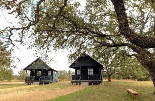 Round Top House | Twin Cabin I @ Oakbones Round Top