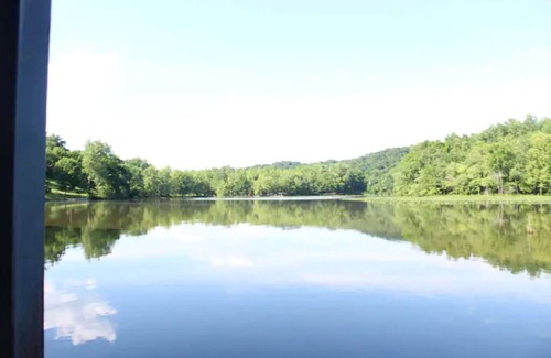 Cannelton House | Twin Canoes Lodge, A Waterfront Oasis. Kayaks & Canoes. HotTub & Sauna. 6 Acres.