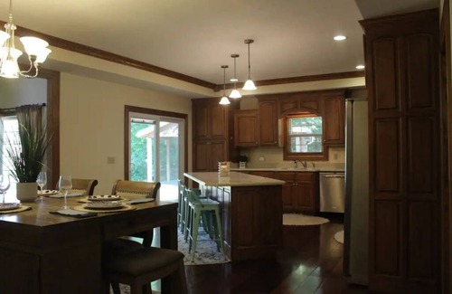 Cannelton House | Twin Canoes Lodge, A Waterfront Oasis. Kayaks & Canoes. HotTub & Sauna. 6 Acres.