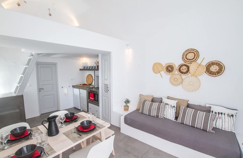 Oia House | Twin Cave House - Oia