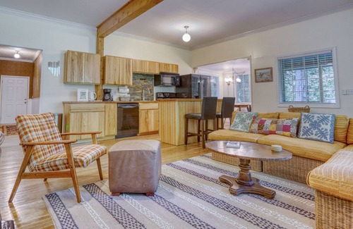Zigzag House | Twin Cedars Getaway, Fenced Yard with Lawn, Deck, BBQ, Dog Friendly