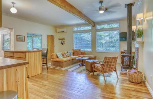 Zigzag House | Twin Cedars Getaway - Meredith Lodging