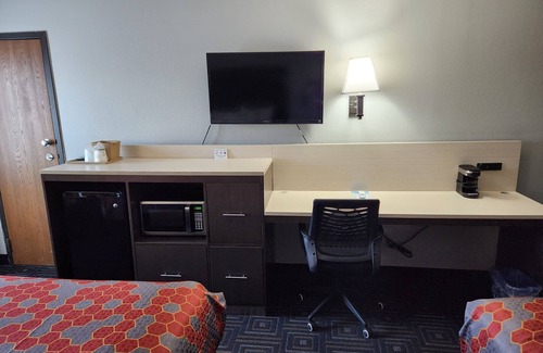 Mounds View Hotel | Twin Cities Inn
