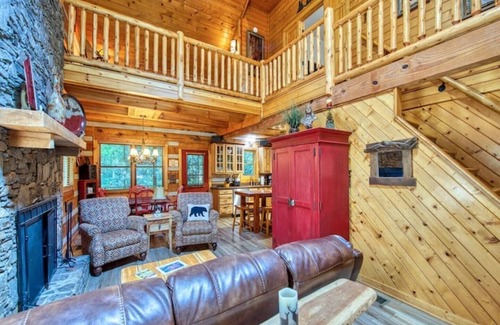 Maggie Valley Cabin | Twin Creeks Refuge, a log cabin, Pet friendly