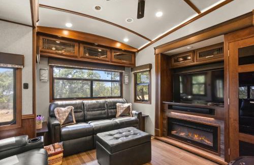 Boerne Other | Twin Falls Luxury RV Glamping - Pinnacle