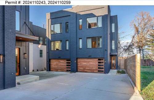 Hurwood Heights House | Twin Homes Rooftop Deck Hot Tub Outdoor Kitchen