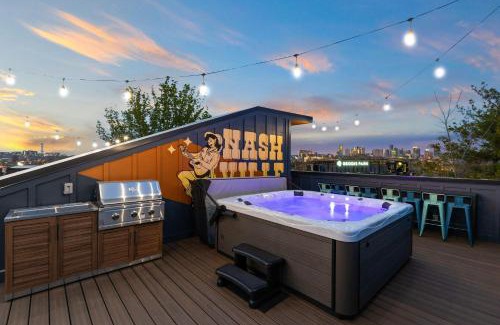 Hurwood Heights House | Twin Homes Rooftop Deck Hot Tub Outdoor Kitchen
