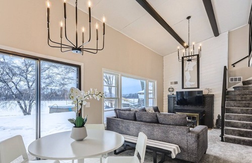 Crystal House | Twin Lake House