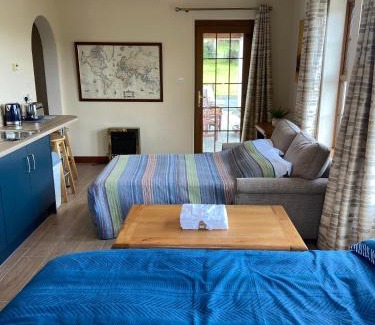 Drummond Etra Apartment | Twin Lakes Studio Apt