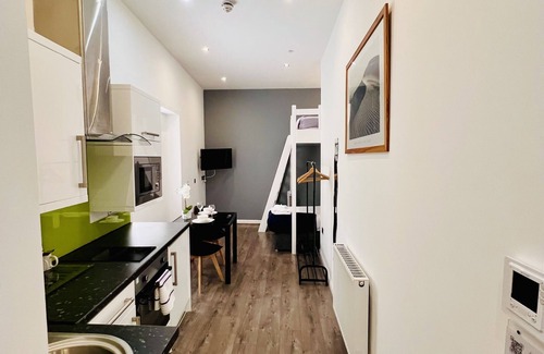 Barbican Apartment | Twin Loft Studio Apartment with a private En-suite shower room