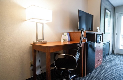 Pigeon Forge Hotel | Twin Mountain Inn & Suites